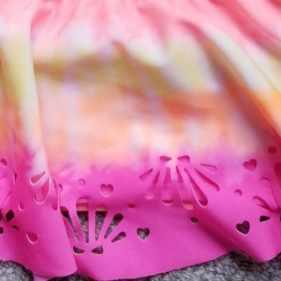 Pink Tie Dye Flounce Eyelet UPF 50+ Bikini Swim Top, Girls Size: M (7/8) *NWT - Picture 4 of 4